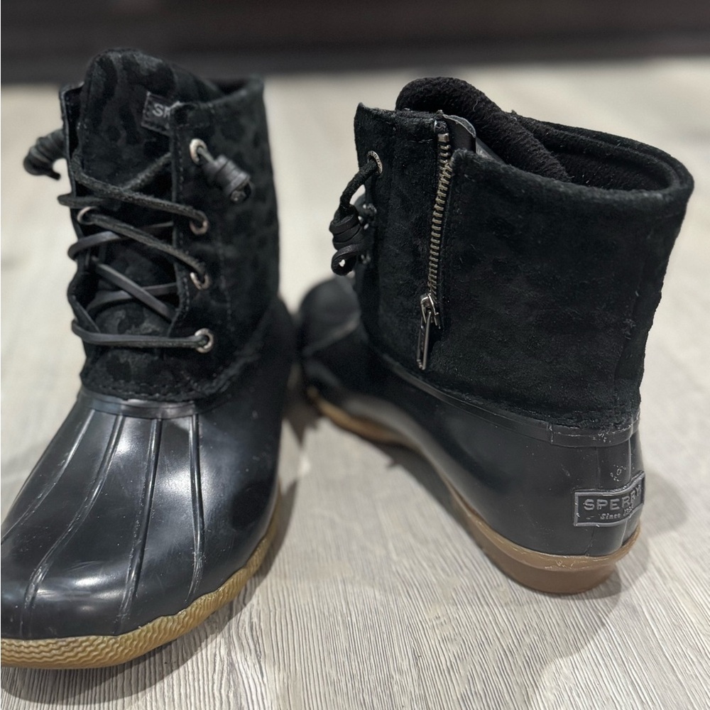 Sperry Black Duck Boots Sturdy Rubber Sole - black leopard